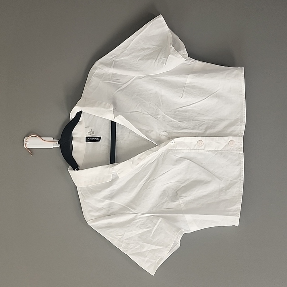 DIVIDED BUTTON DOWN CROP BLOUSE